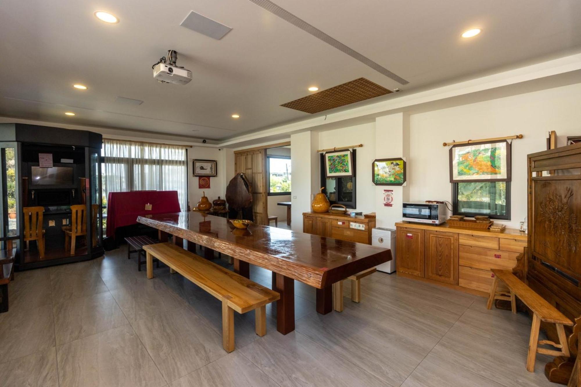 Post-Mountain View Apartment Донгшан Екстериор снимка